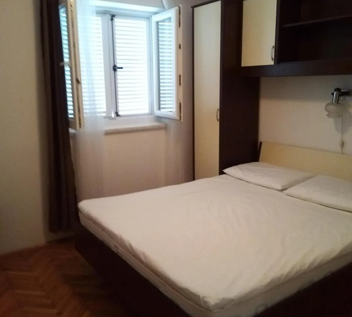 Apartmani Taradi Lopar 0*,